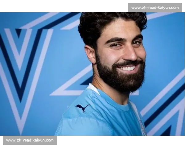 曼城定妆照集体搓手引热议:这是什么神秘仪式? 曼城定妆照集体搓手引热议:这是什么神秘仪式?